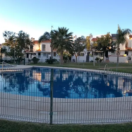 Adosado Con Piscina Caleta De Velez